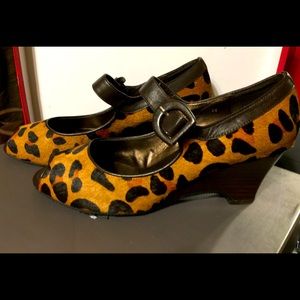 Van Eli Leopard print wedge shoes